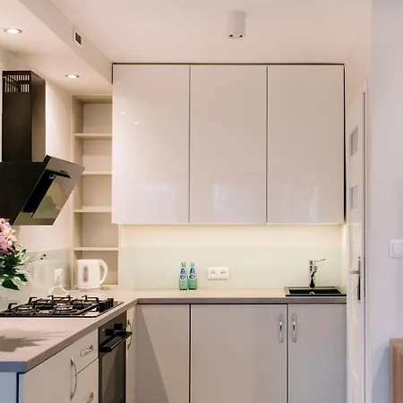 Apartel Metro Wierzbno