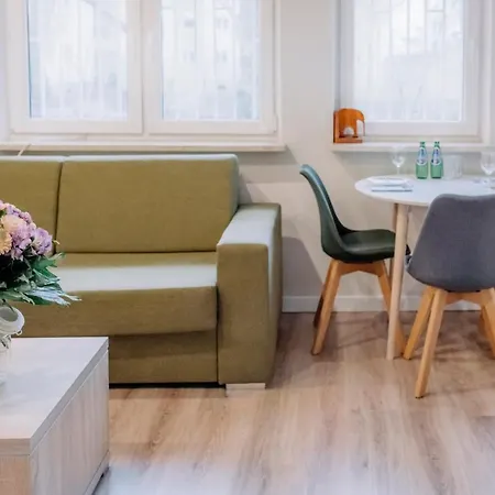 Apartel Metro Wierzbno * Varsóvia