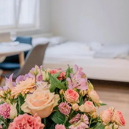 Apartel Metro Wierzbno Apartamento *